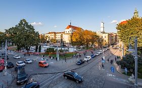 Leogrand Apartments On Doroshenka Street 1